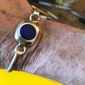 Bracelet with lapis